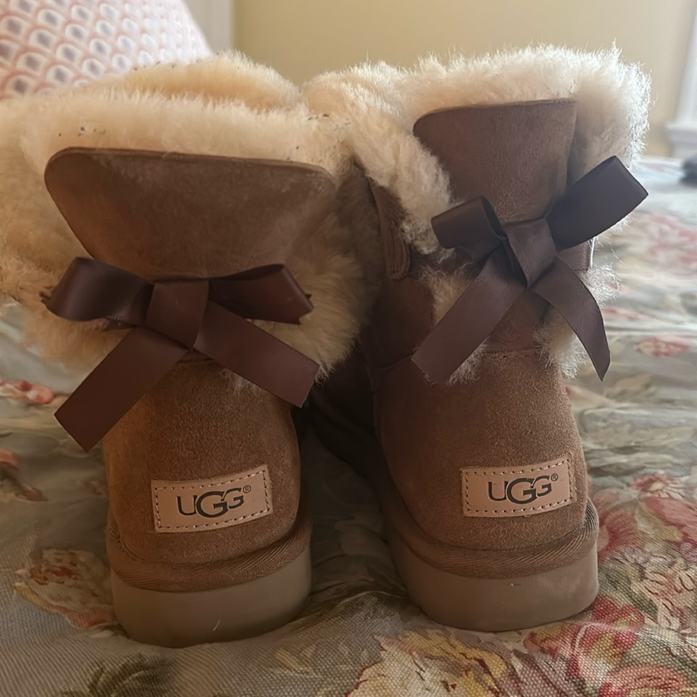 Ugg boots with bow